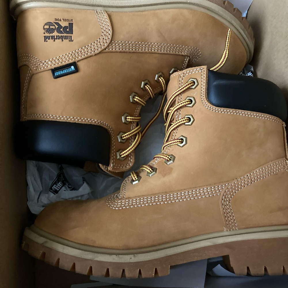 Timberland size 6.5 women’s steel toed!